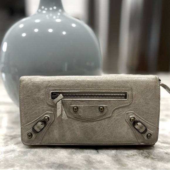 Balenciago Authentic Distressed Smooth Wallet - Picture 2 of 7